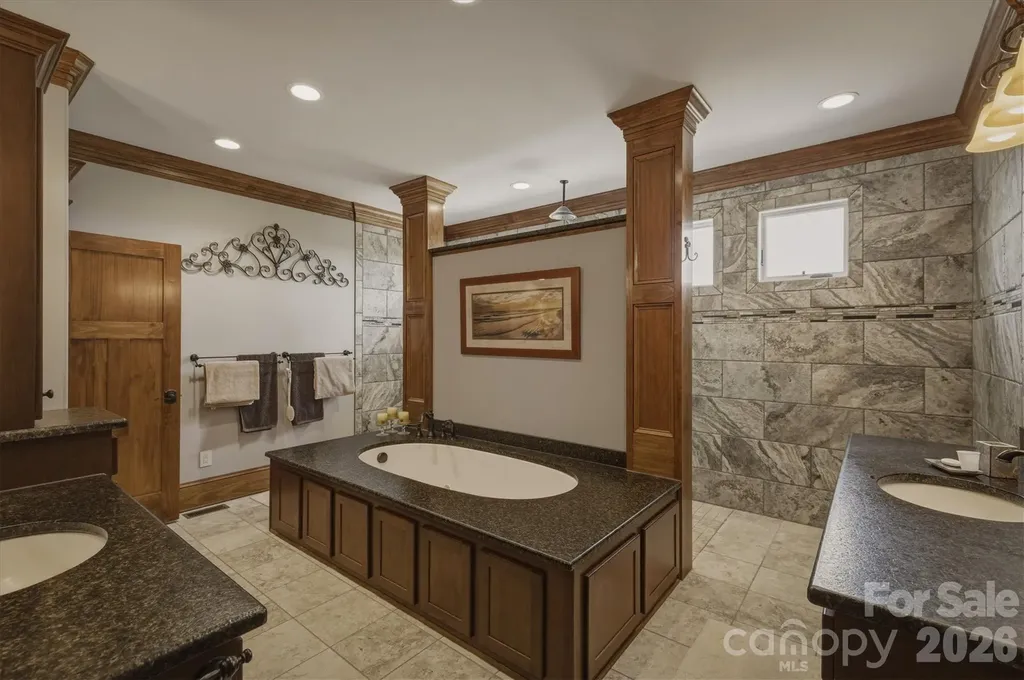 1638 Johns Ridge Parkway Lenoir NC 28645