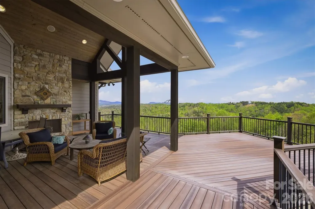 1638 Johns Ridge Parkway Lenoir NC 28645