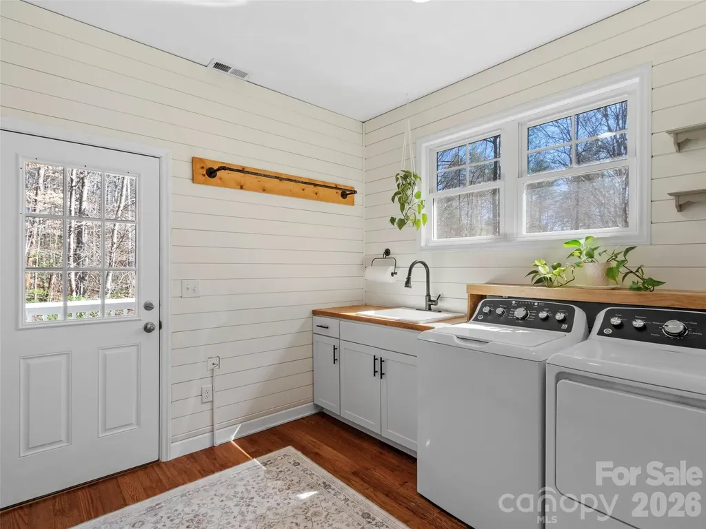 80 Mckenzie Drive Marshall NC 28753