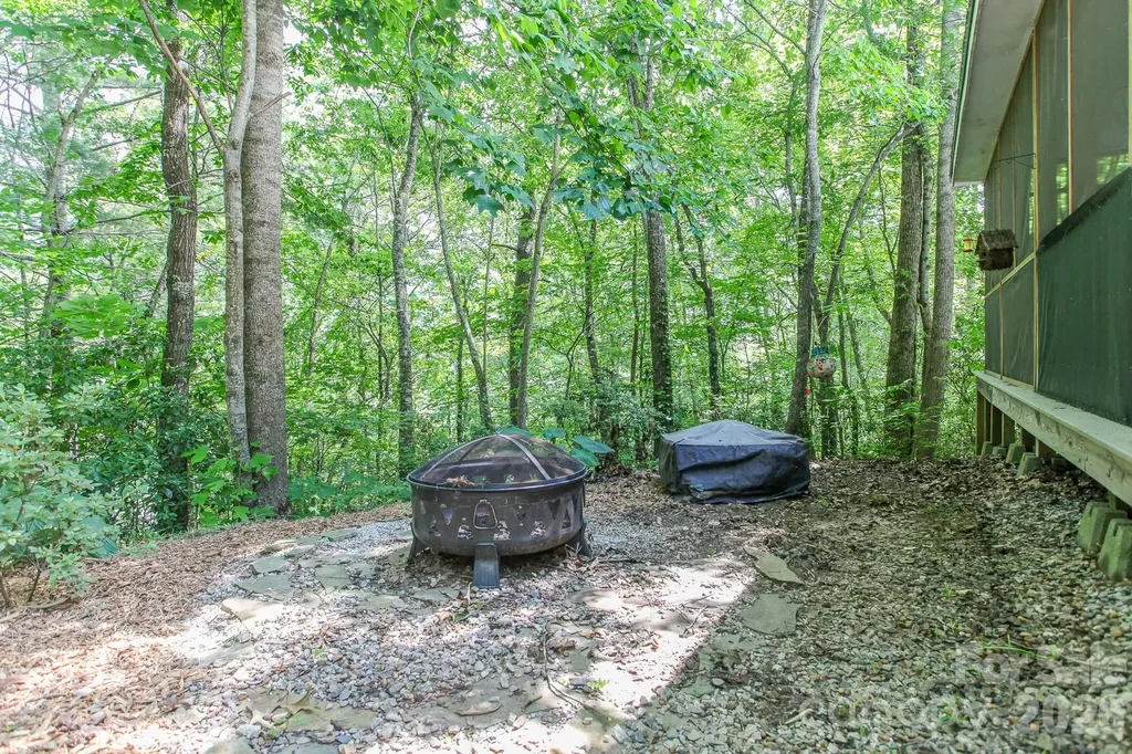 292 Wolf Creek Heights Almond NC 28702