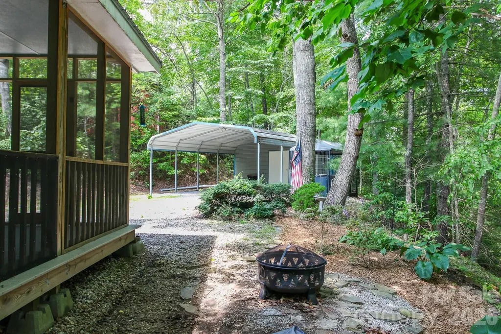 292 Wolf Creek Heights Almond NC 28702