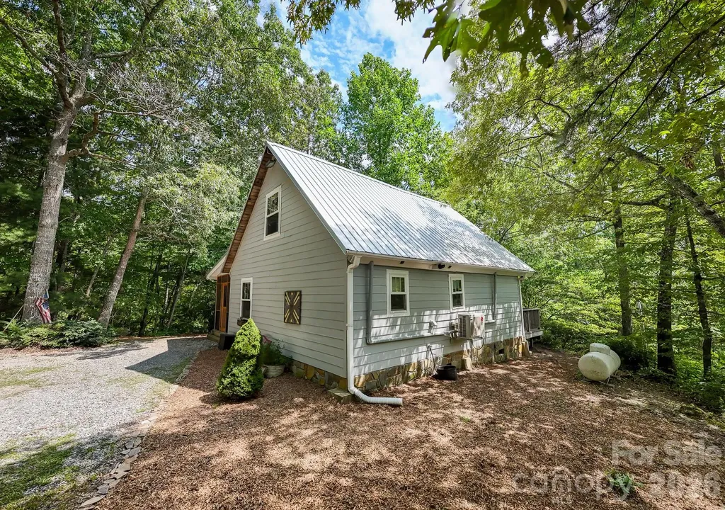 292 Wolf Creek Heights Almond NC 28702