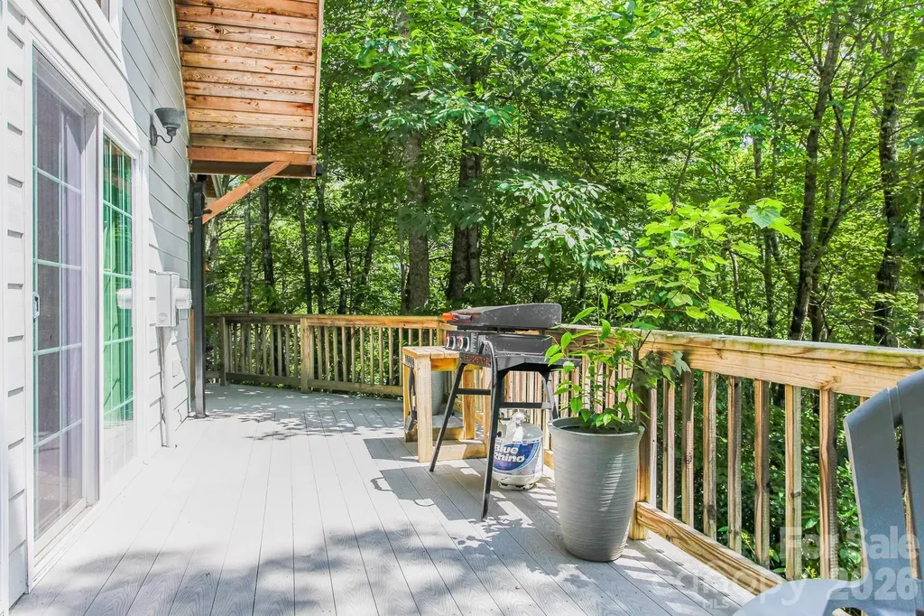 292 Wolf Creek Heights Almond NC 28702