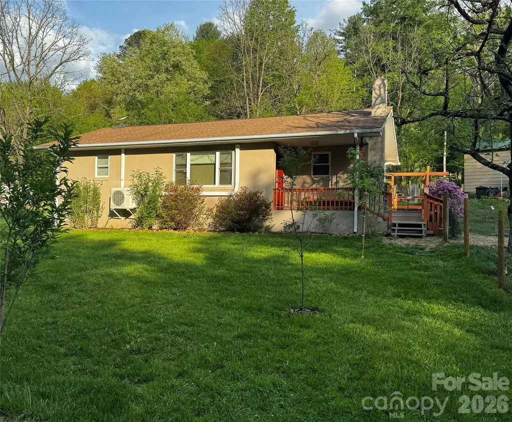 450 W Piney Mountain Road Whittier NC 28789