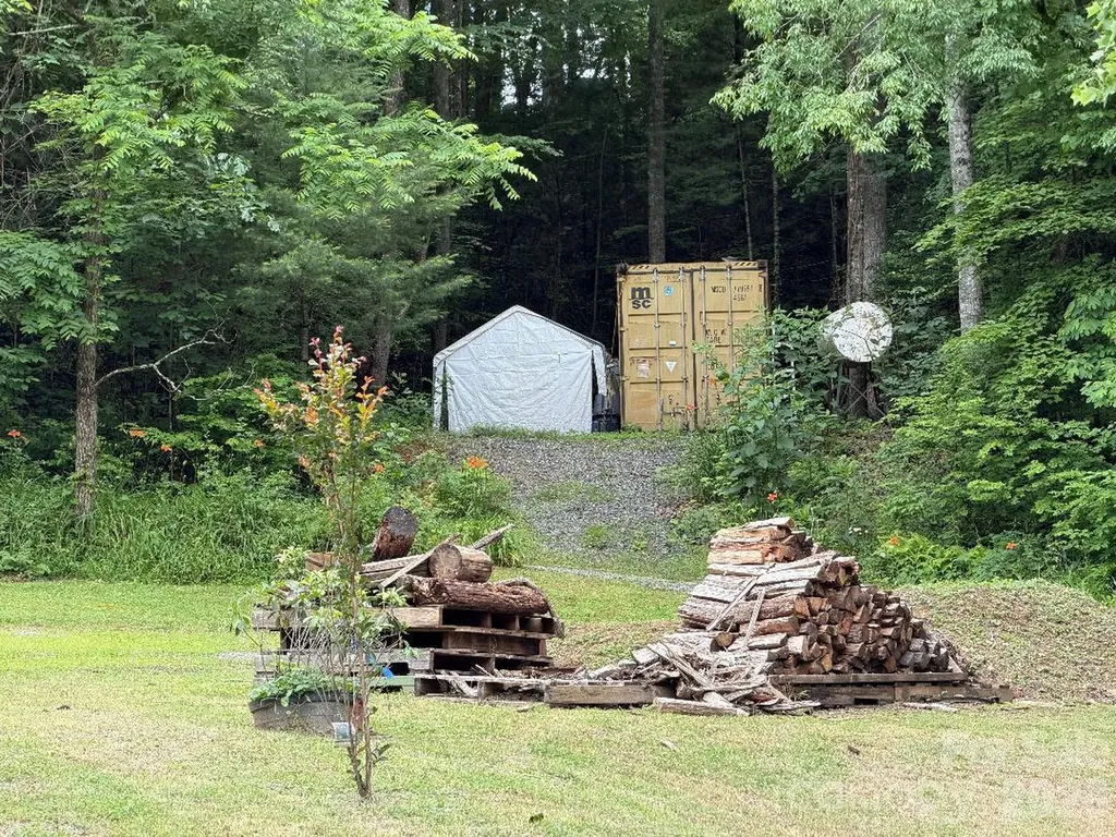 450 W Piney Mountain Road Whittier NC 28789
