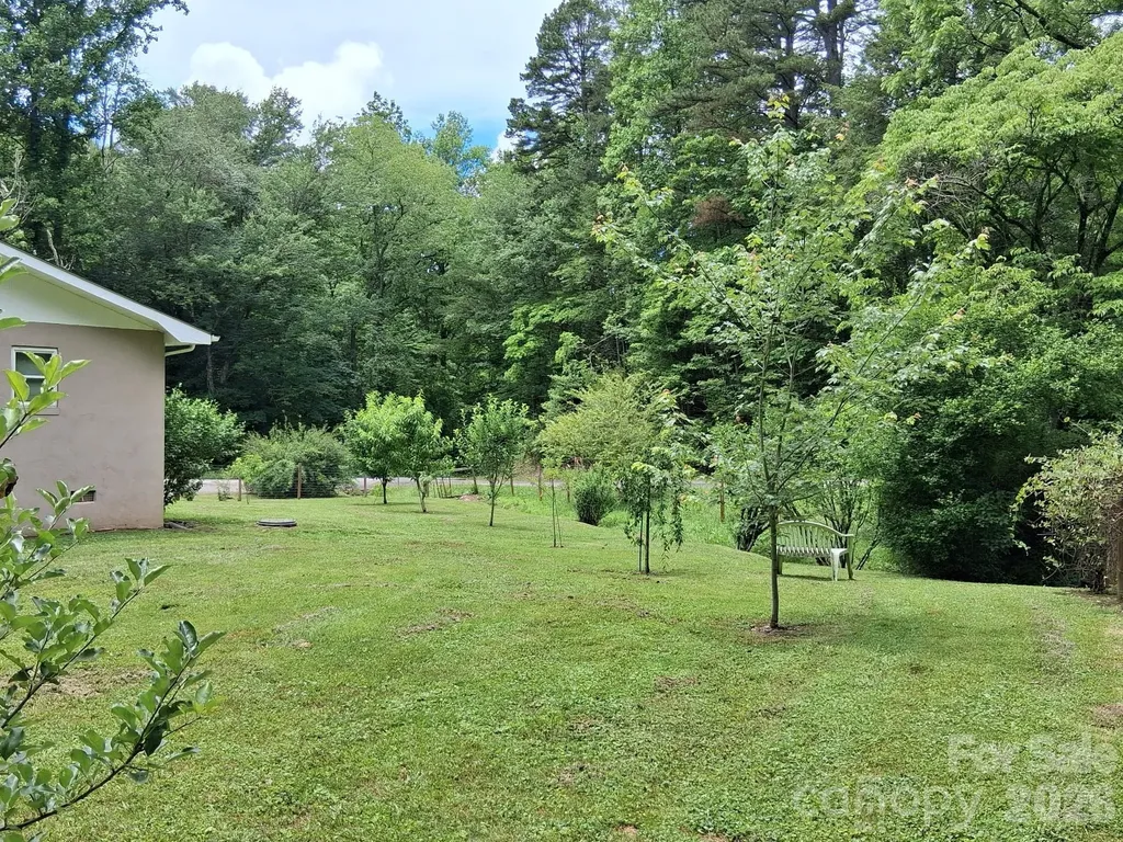 450 W Piney Mountain Road Whittier NC 28789