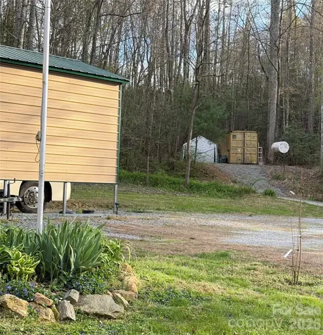 450 W Piney Mountain Road Whittier NC 28789