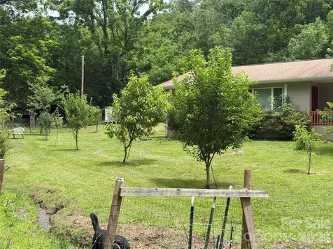 450 W Piney Mountain Road Whittier NC 28789