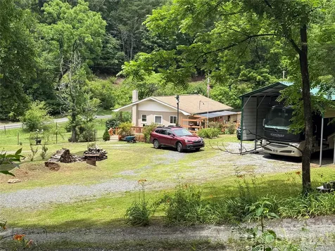 450 W Piney Mountain Road Whittier NC 28789