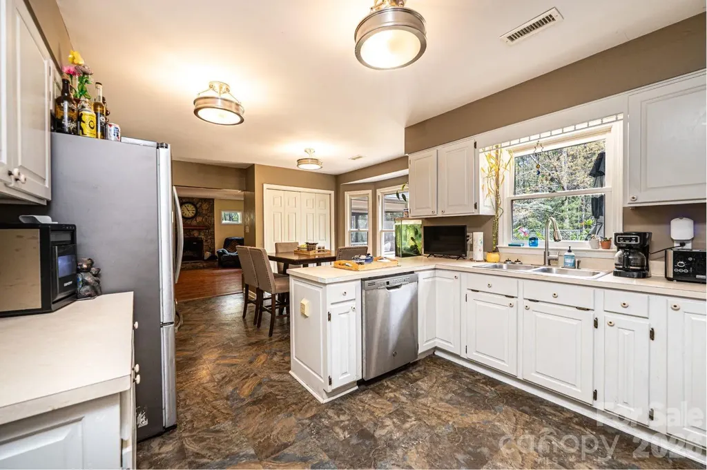 70 Sienna Drive Hickory NC 28601