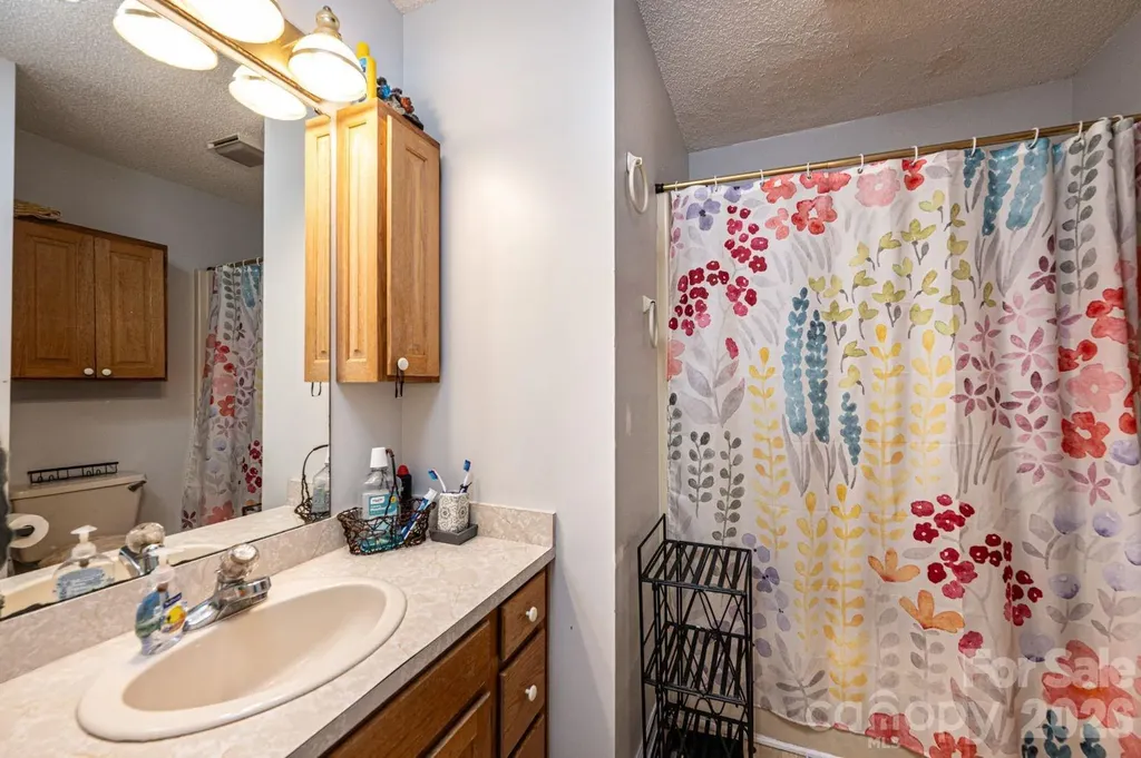 70 Sienna Drive Hickory NC 28601