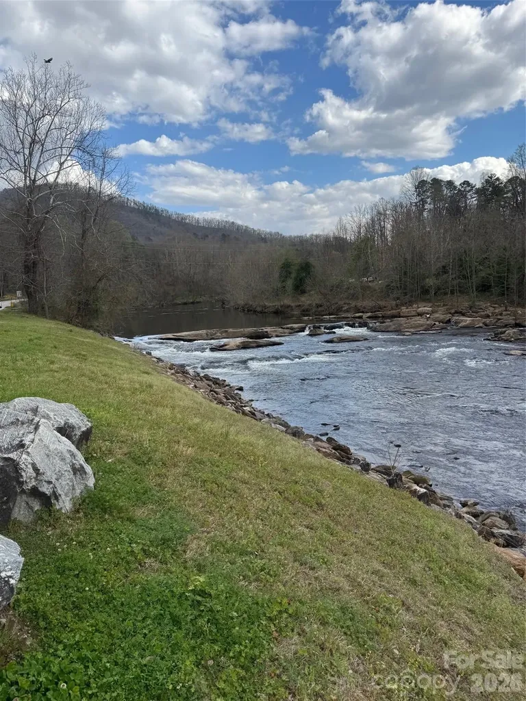 315 N River Road Sylva NC 28779