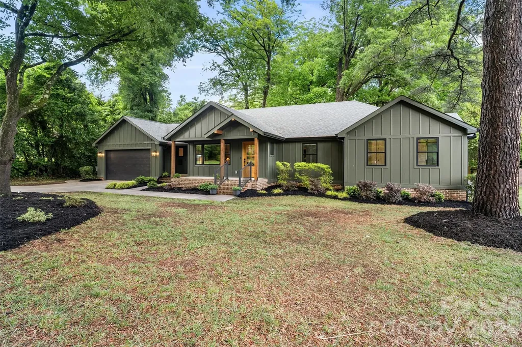 1542 Carolyn Drive Charlotte NC 28205