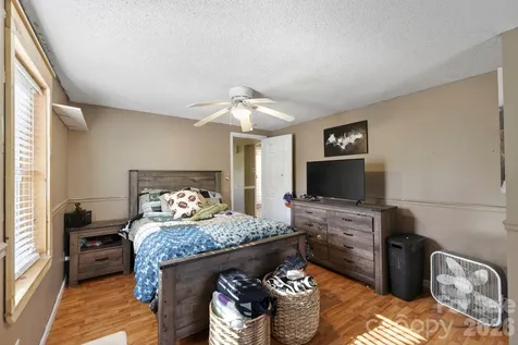 112 Gibbs Street Hendersonville NC 28739