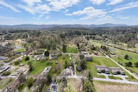 112 Gibbs Street Hendersonville NC 28739