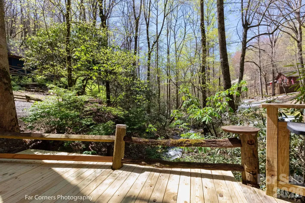 2670 Dicks Creek Road Whittier NC 28789