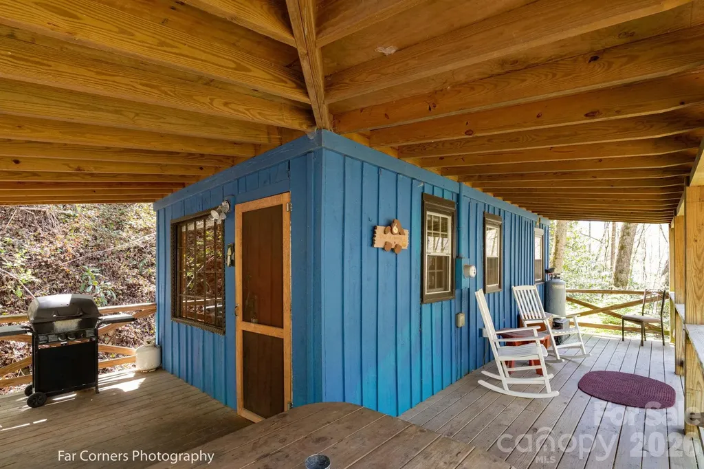 2670 Dicks Creek Road Whittier NC 28789