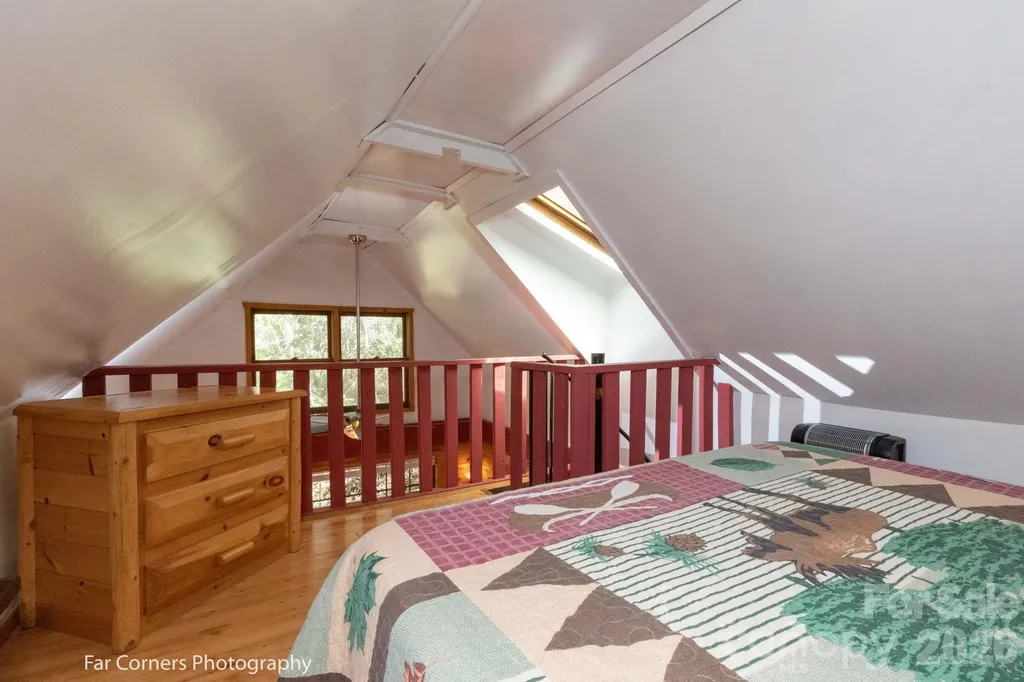 2670 Dicks Creek Road Whittier NC 28789
