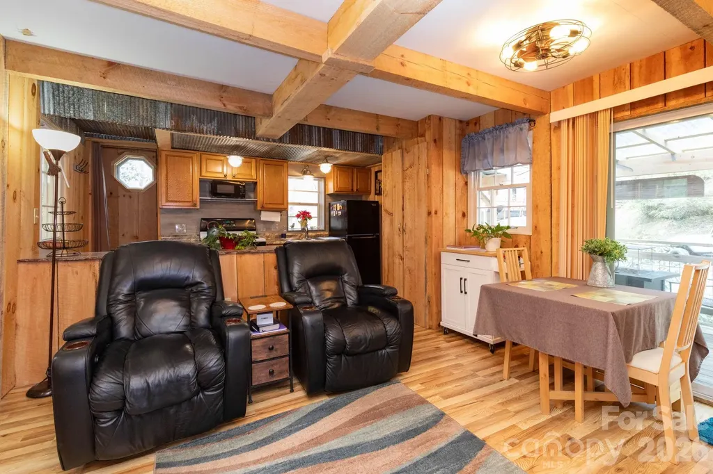 2670 Dicks Creek Road Whittier NC 28789