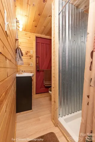 2670 Dicks Creek Road Whittier NC 28789