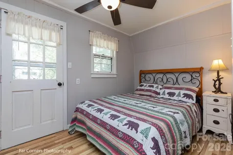 2670 Dicks Creek Road Whittier NC 28789
