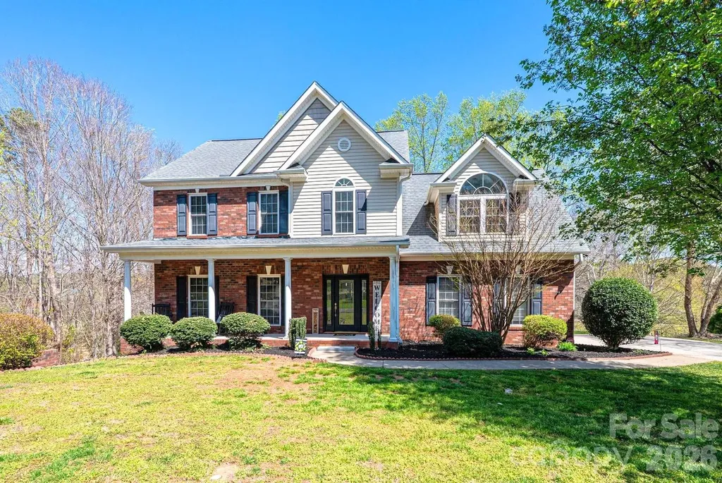 2586 Henry Falls Drive Hickory NC 28602