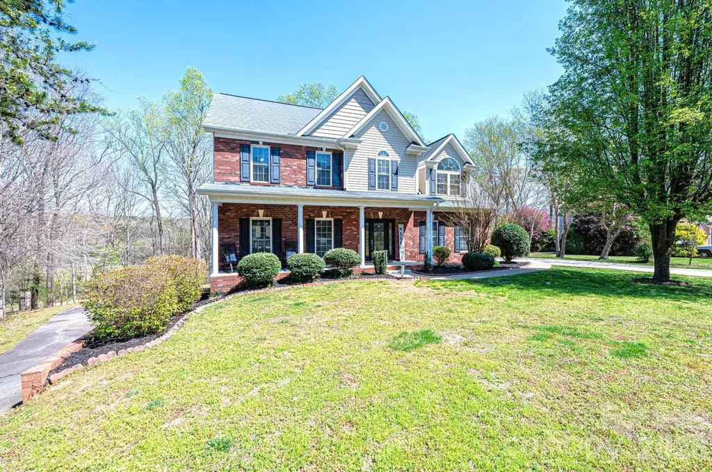 2586 Henry Falls Drive Hickory NC 28602