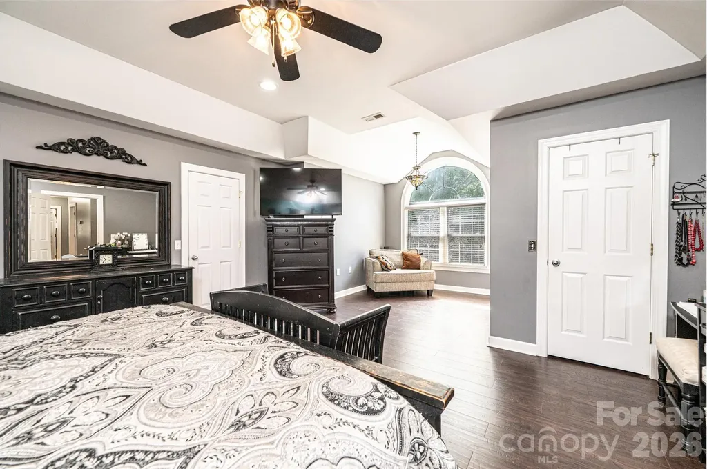 2586 Henry Falls Drive Hickory NC 28602
