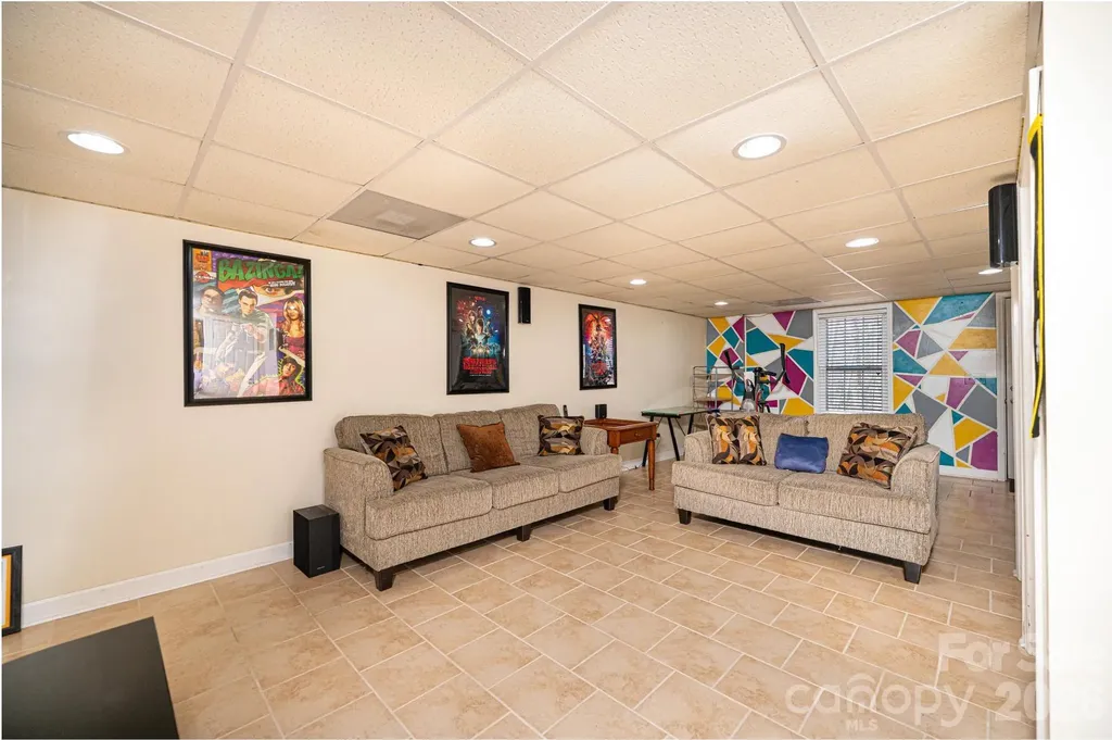 2586 Henry Falls Drive Hickory NC 28602