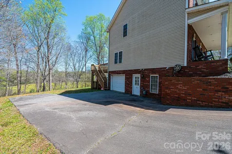 2586 Henry Falls Drive Hickory NC 28602