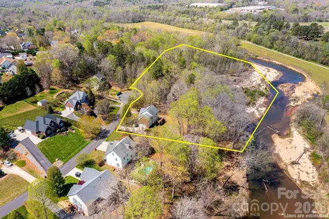 2586 Henry Falls Drive Hickory NC 28602