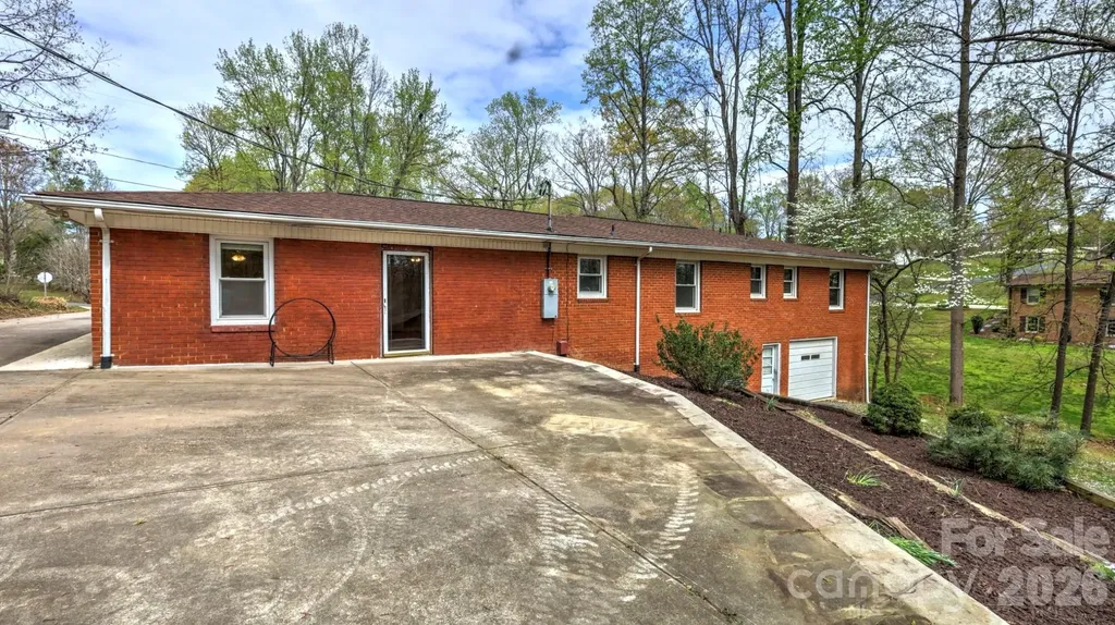 1130 Allman Extension Mount Pleasant NC 28124