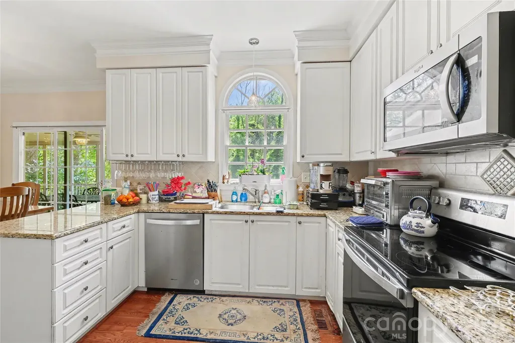 5005 Mayberry Lane Winston Salem NC 27106