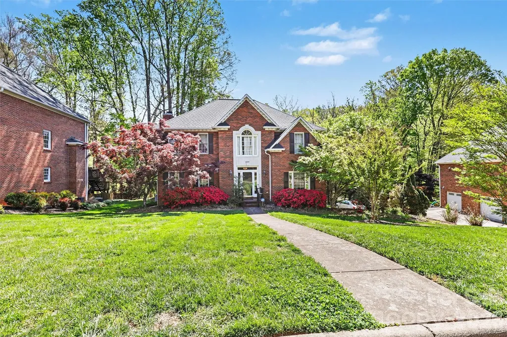5005 Mayberry Lane Winston Salem NC 27106