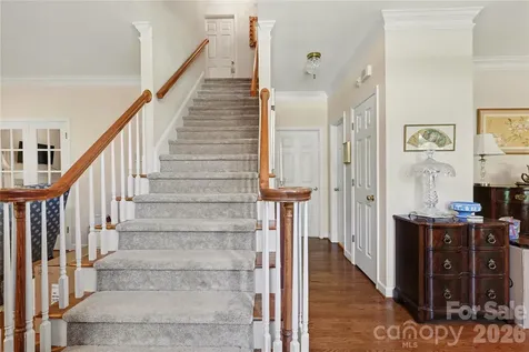 5005 Mayberry Lane Winston Salem NC 27106