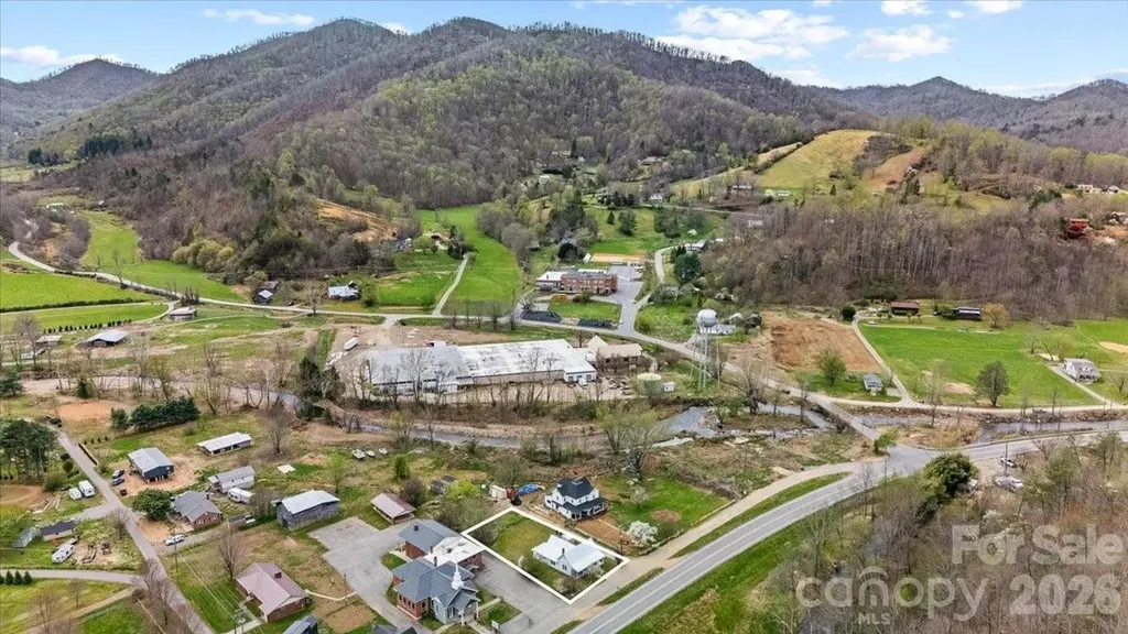 1623 Barnardsville Highway Barnardsville NC 28709