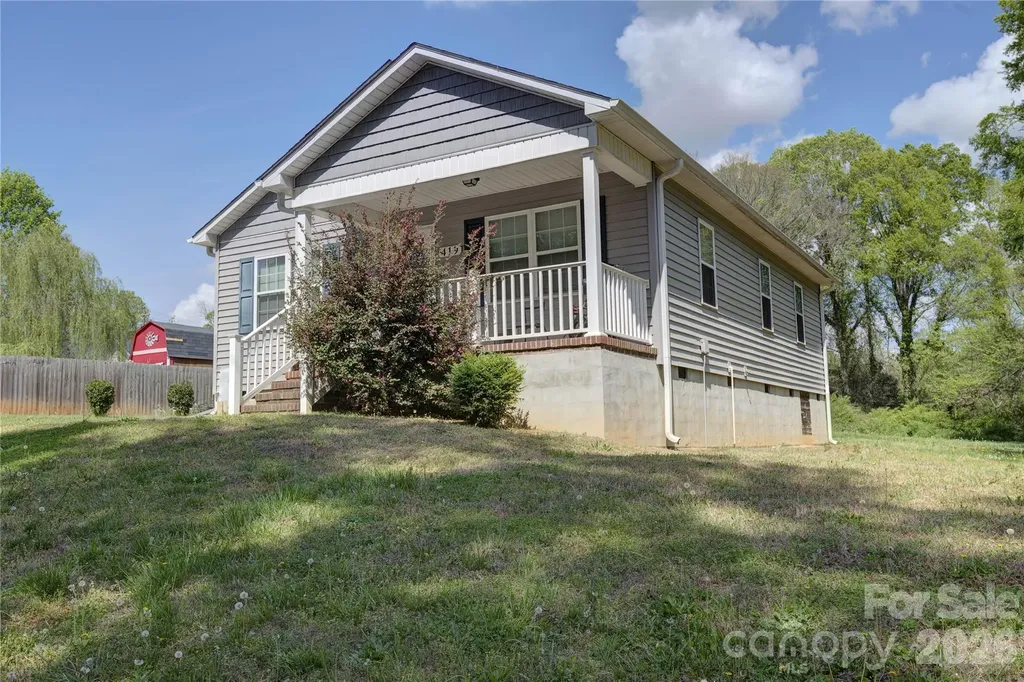 419 N Academy Street Mooresville NC 28115
