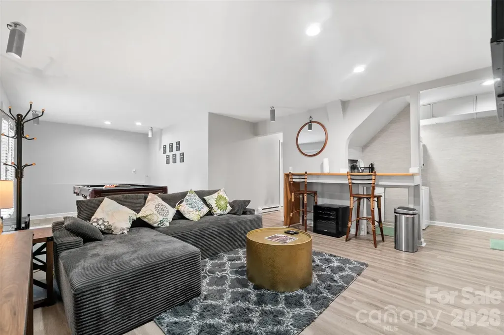 6239 Skyline Drive Charlotte NC 28269