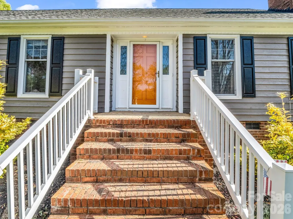 102 Knoll Court Belmont NC 28012