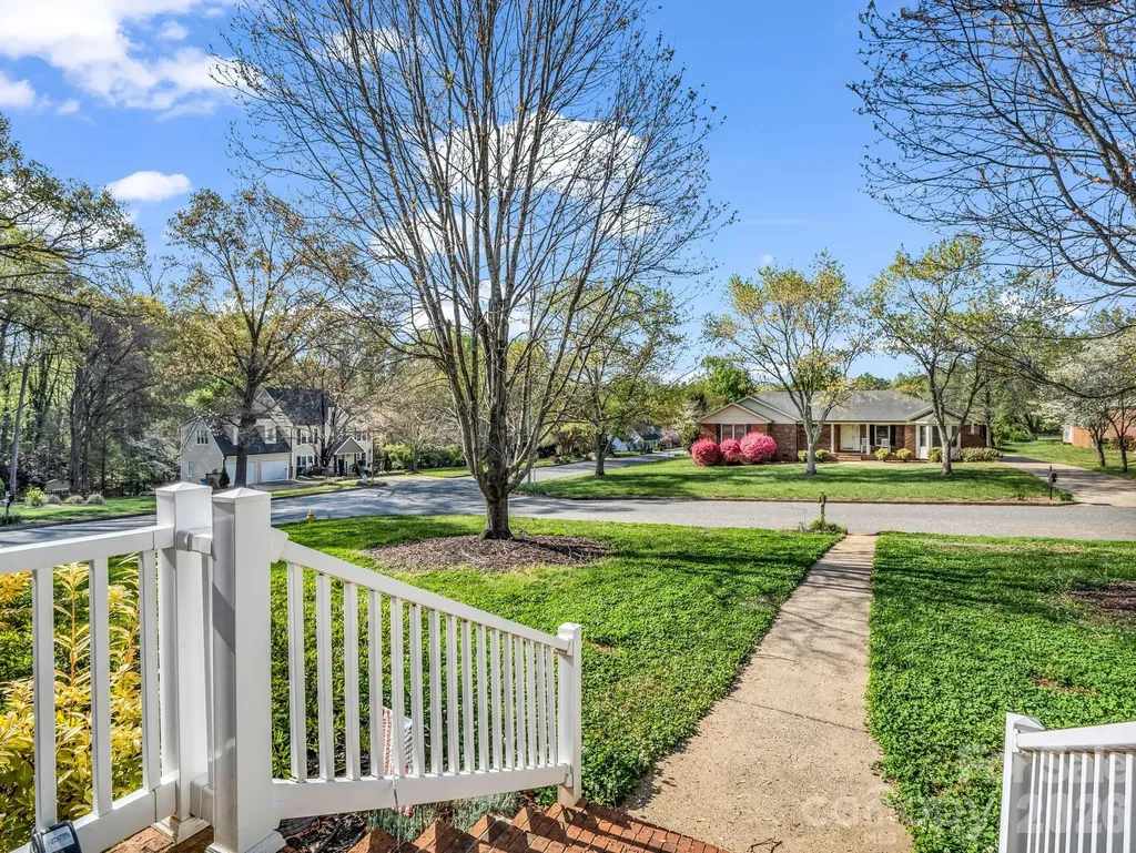 102 Knoll Court Belmont NC 28012