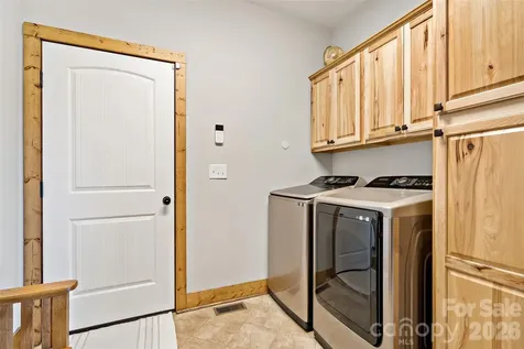 207 Lake Crest Drive Nebo NC 28761