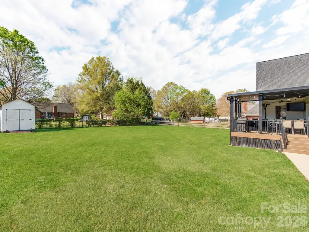 2261 Stallings Road Harrisburg NC 28075