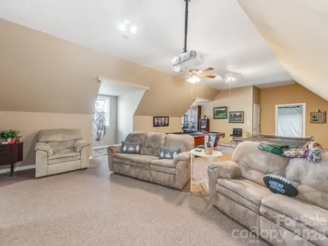2261 Stallings Road Harrisburg NC 28075
