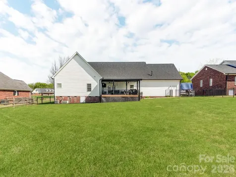 2261 Stallings Road Harrisburg NC 28075