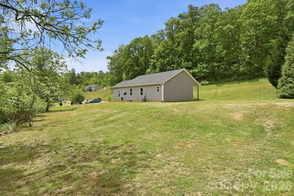 10 Scarlett Ridge Drive Marshall NC 28753