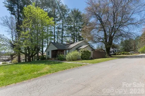 25 Montview Circle Brevard NC 28712