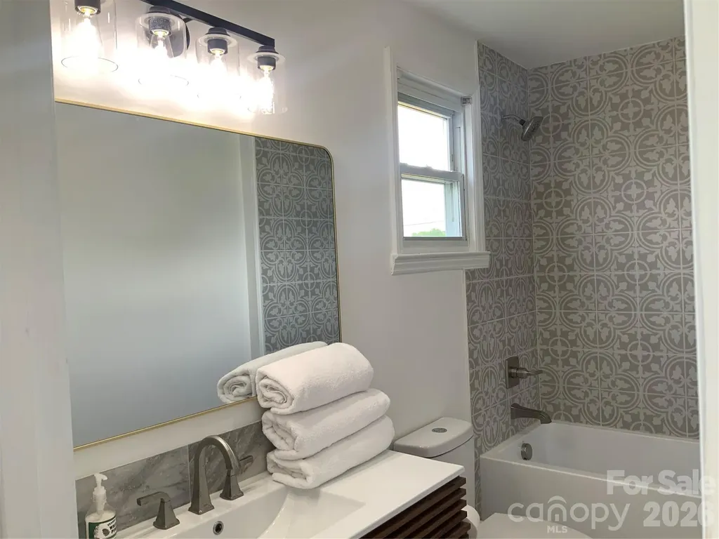 358 Woodlawn Avenue Cramerton NC 28032