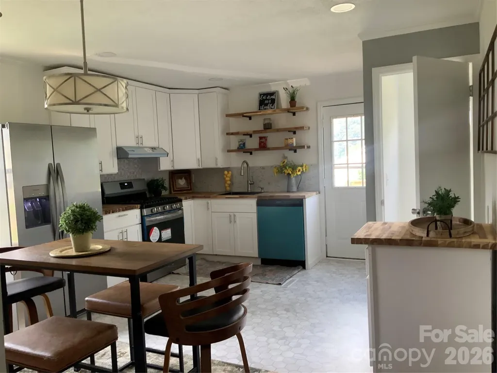 358 Woodlawn Avenue Cramerton NC 28032