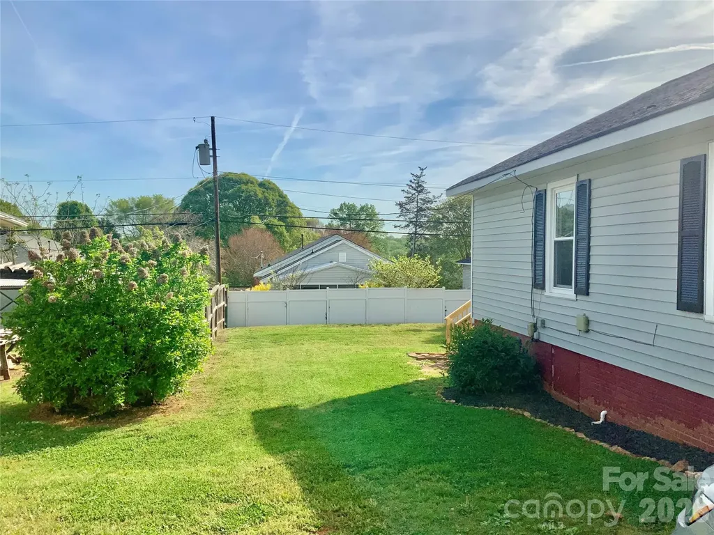358 Woodlawn Avenue Cramerton NC 28032