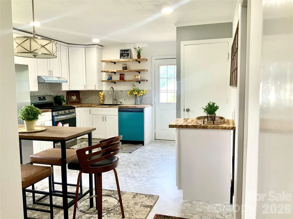 358 Woodlawn Avenue Cramerton NC 28032